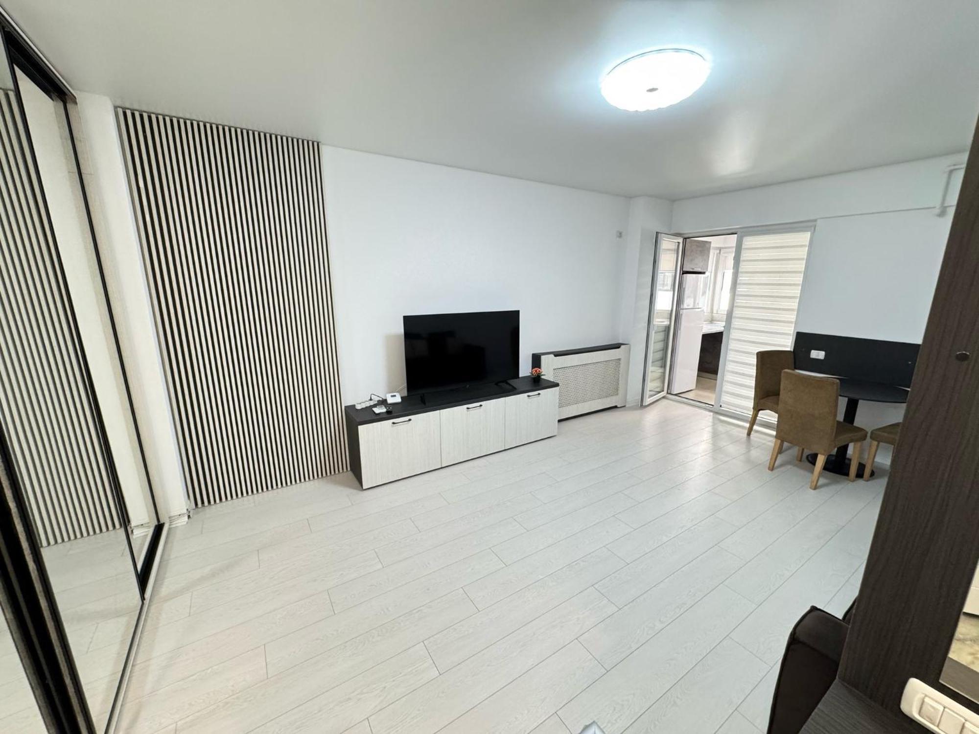 Luxury Glam Apartments Central Adress Bucuresti With Parking Exterior foto
